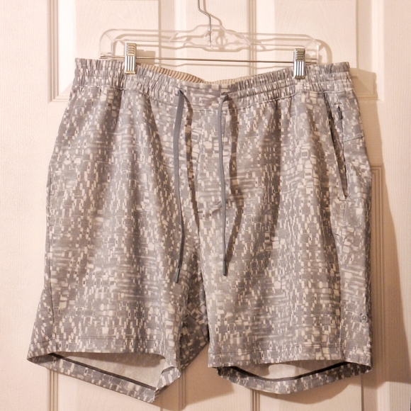 lululemon athletica Other - Men's Lululemon Bowline Shorts 8in